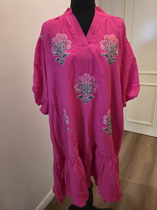 Umgee Dresses & Skirts - Umgee Bright Pink Embroidered Floral Tunic Dress
